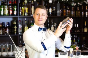 Bartender | Wedding Bartender | The Estate